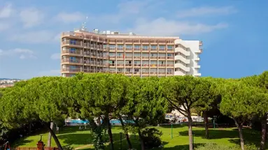 BEVERLY PARK HOTEL & SPA