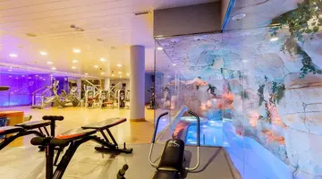BEVERLY PARK HOTEL & SPA