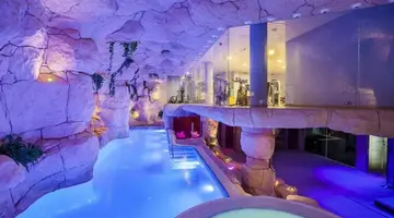 BEVERLY PARK HOTEL & SPA