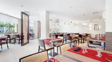 BEVERLY PARK HOTEL & SPA