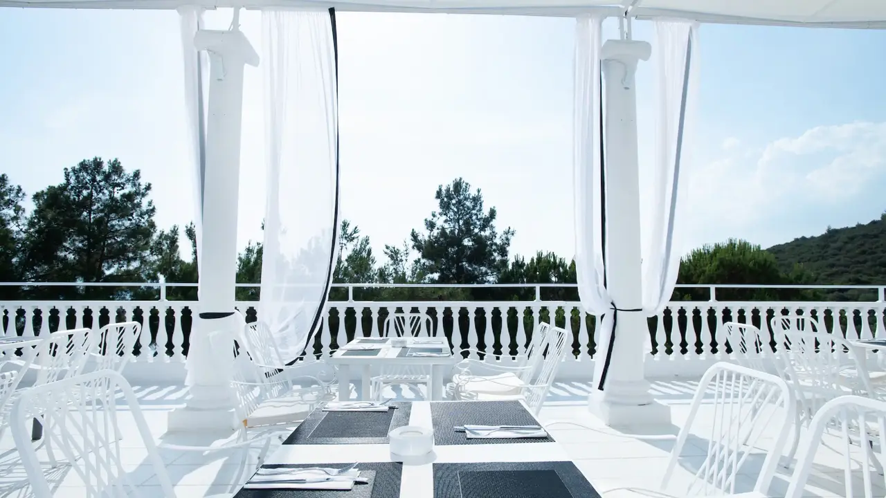 BIANCO OLYMPICO BEACH RESORT