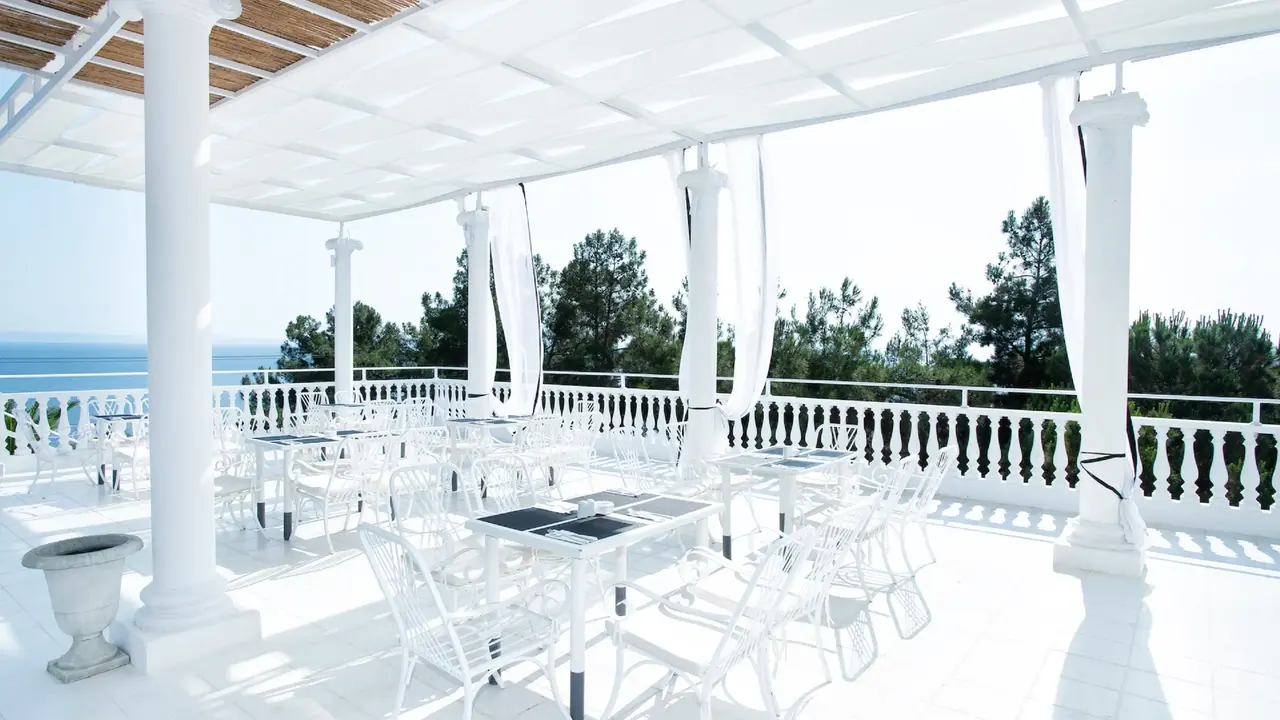 BIANCO OLYMPICO BEACH RESORT