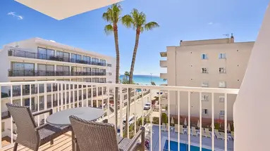 Bikini Universal Hotel