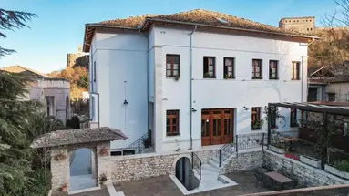 Bineri Hotel
