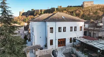 Bineri Hotel