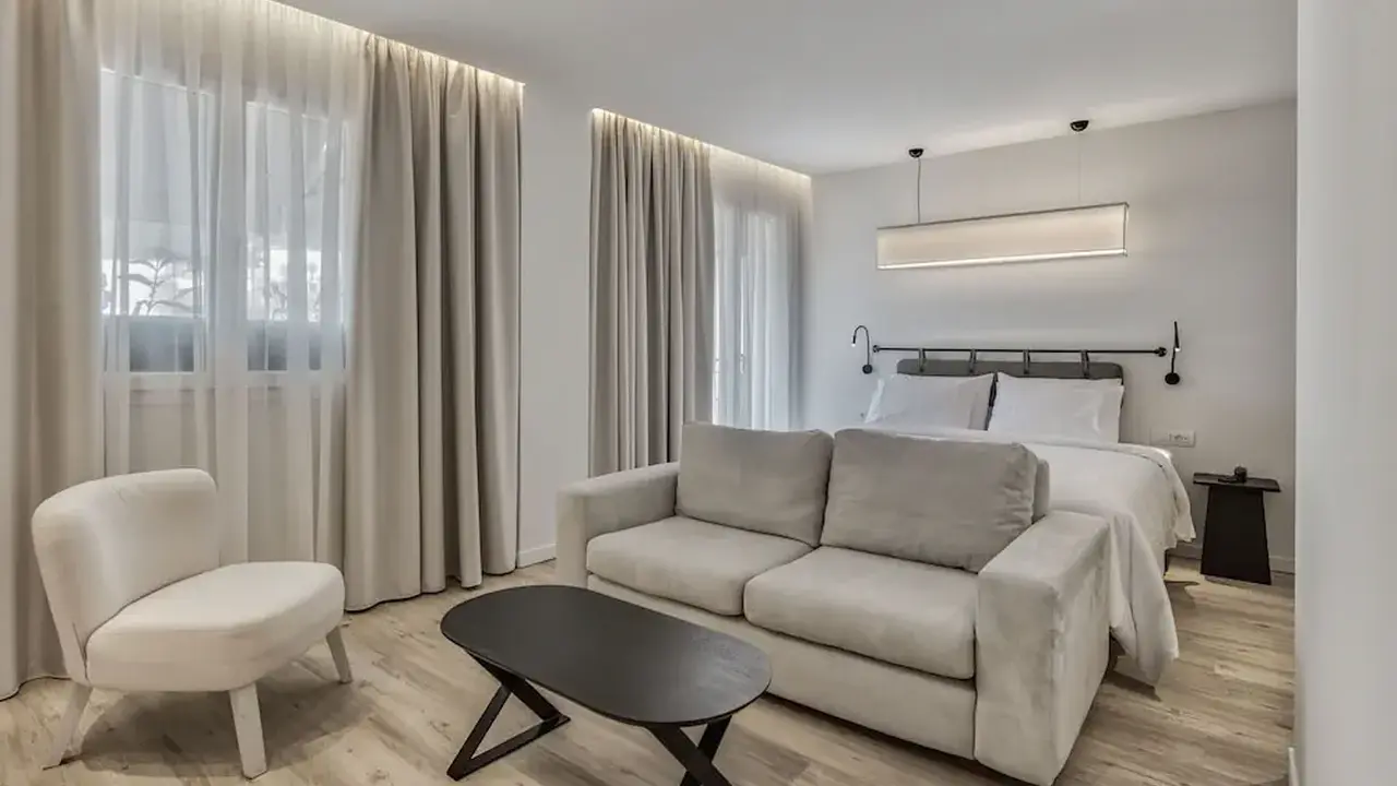 Bitzaro Boutique Hotel