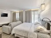 Bitzaro Hotel