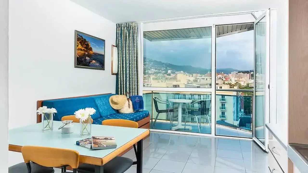 Blau Apartments