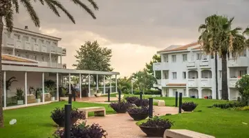 BLAU PUNTA REINA FAMILY RESORT