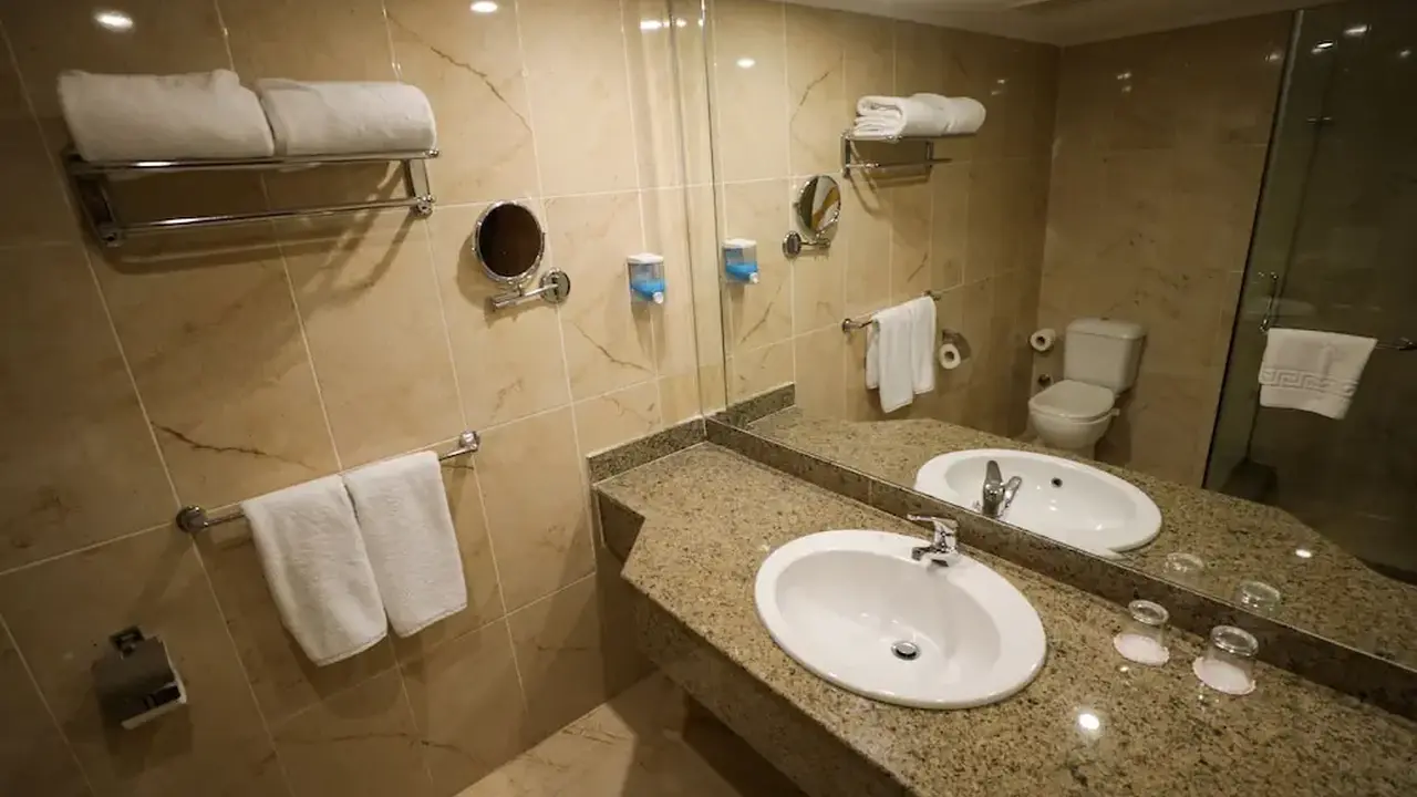 Blend Elphistone Resort