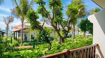 BLOOMING LOTUS RESORT