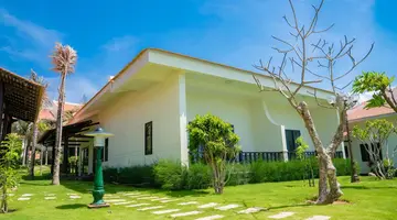 BLOOMING LOTUS RESORT