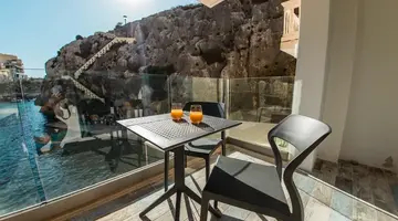 Blu Waters Boutique Hotel