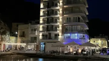 Blu Waters Boutique Hotel