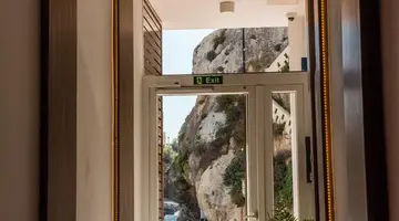 Blu Waters Boutique Hotel