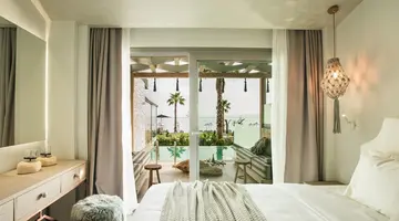 Blue Carpet Luxury Suites