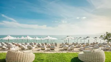 BLUE CARPET LUXURY SUITES