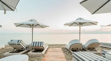 BLUE CARPET LUXURY SUITES
