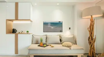 BLUE CARPET LUXURY SUITES