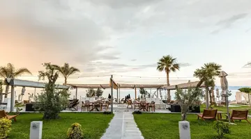 Blue Carpet Luxury Suites