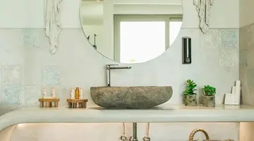 BLUE CARPET LUXURY SUITES