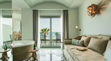 BLUE CARPET LUXURY SUITES