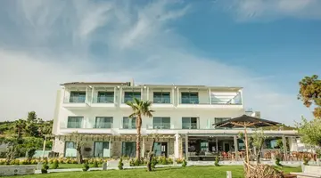 BLUE CARPET LUXURY SUITES