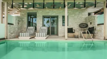 Blue Carpet Luxury Suites