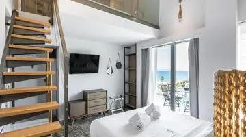Blue Carpet Luxury Suites