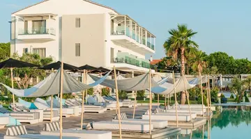 BLUE CARPET LUXURY SUITES