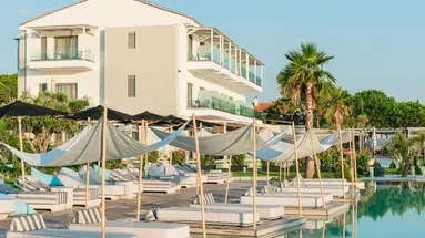BLUE CARPET LUXURY SUITES