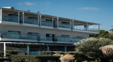 Blue Carpet Luxury Suites