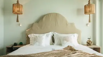BLUE CARPET LUXURY SUITES