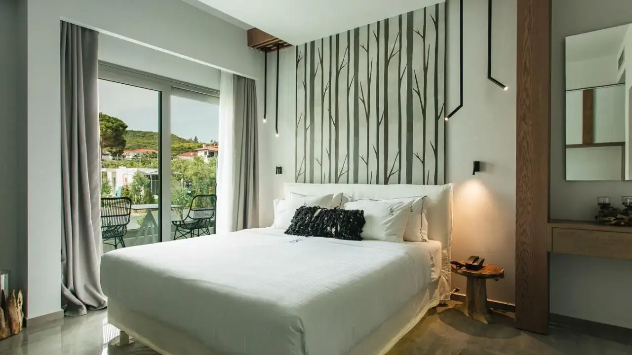 BLUE CARPET LUXURY SUITES