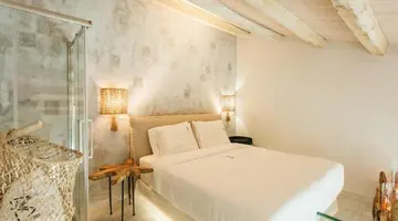 Blue Carpet Luxury Suites
