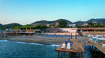 BLUE FISH HOTEL