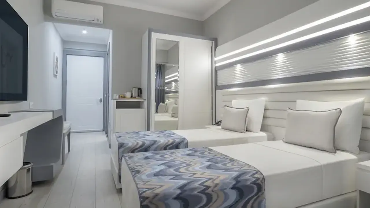 Blue Marlin Deluxe Spa & Resort - All In