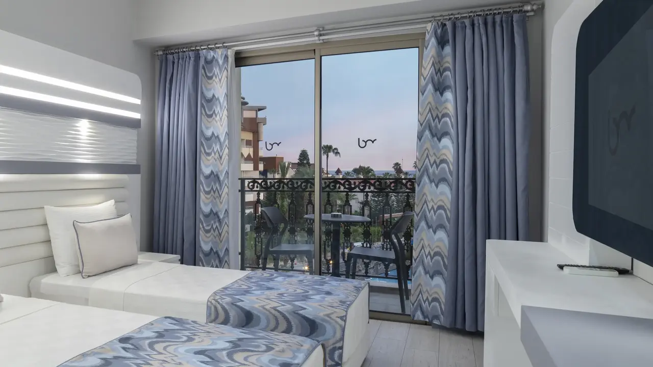 BLUE MARLIN DELUXE SPA & RESORT