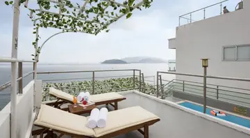 BLUE PEARL HOTEL