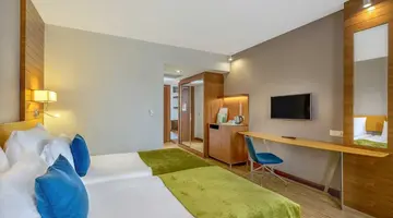 BLUE WATERS CLUB