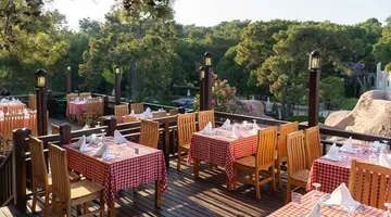 BLUE WATERS CLUB