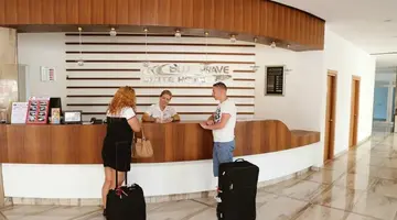 BLUE WAVE SUITE HOTEL