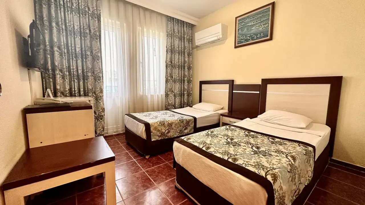 BLUE WAVE SUITE HOTEL