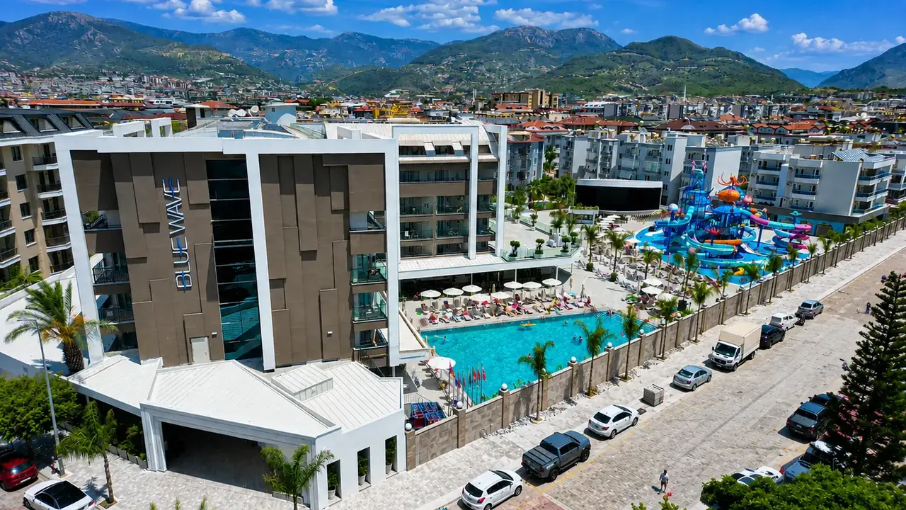 BLUE WAVE SUITE HOTEL