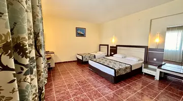 BLUE WAVE SUITE HOTEL