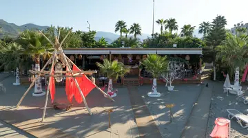 BLUE WAVE SUITE HOTEL