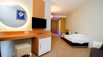 BLUE WAVE SUITE HOTEL