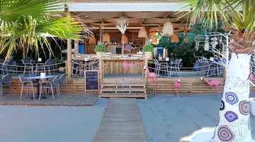 BLUE WAVE SUITE HOTEL