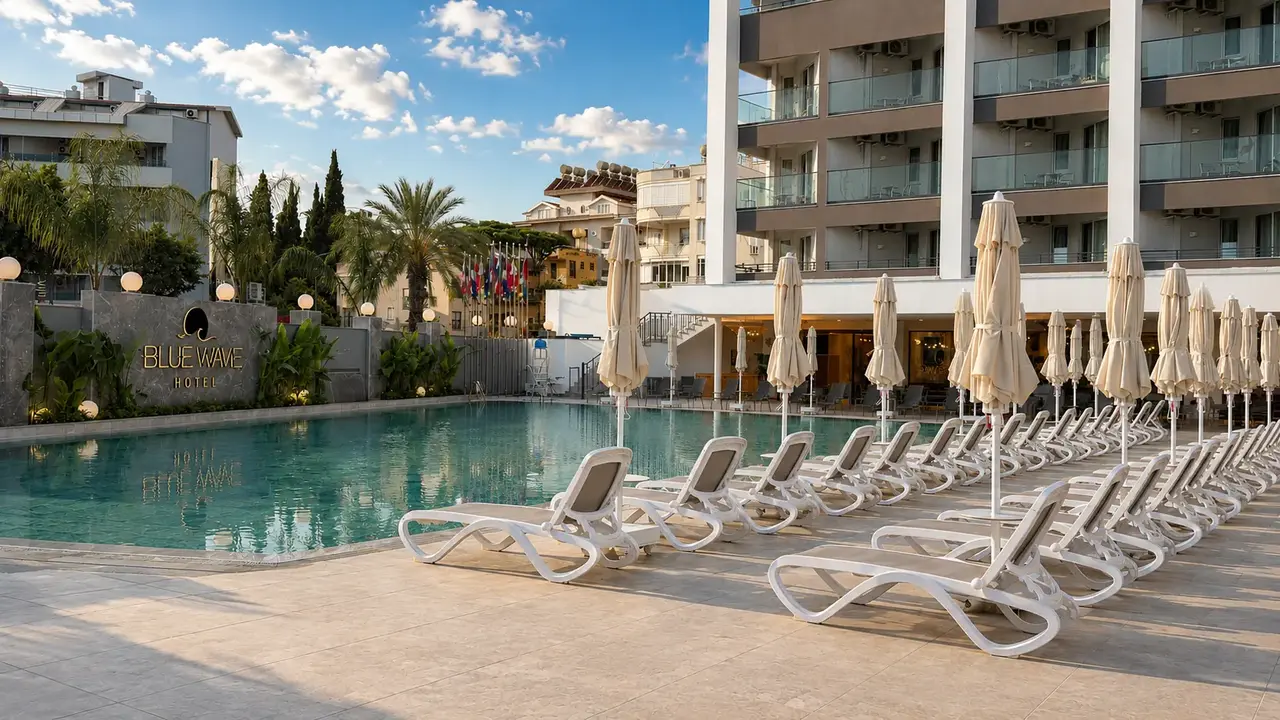BLUE WAVE SUITE HOTEL