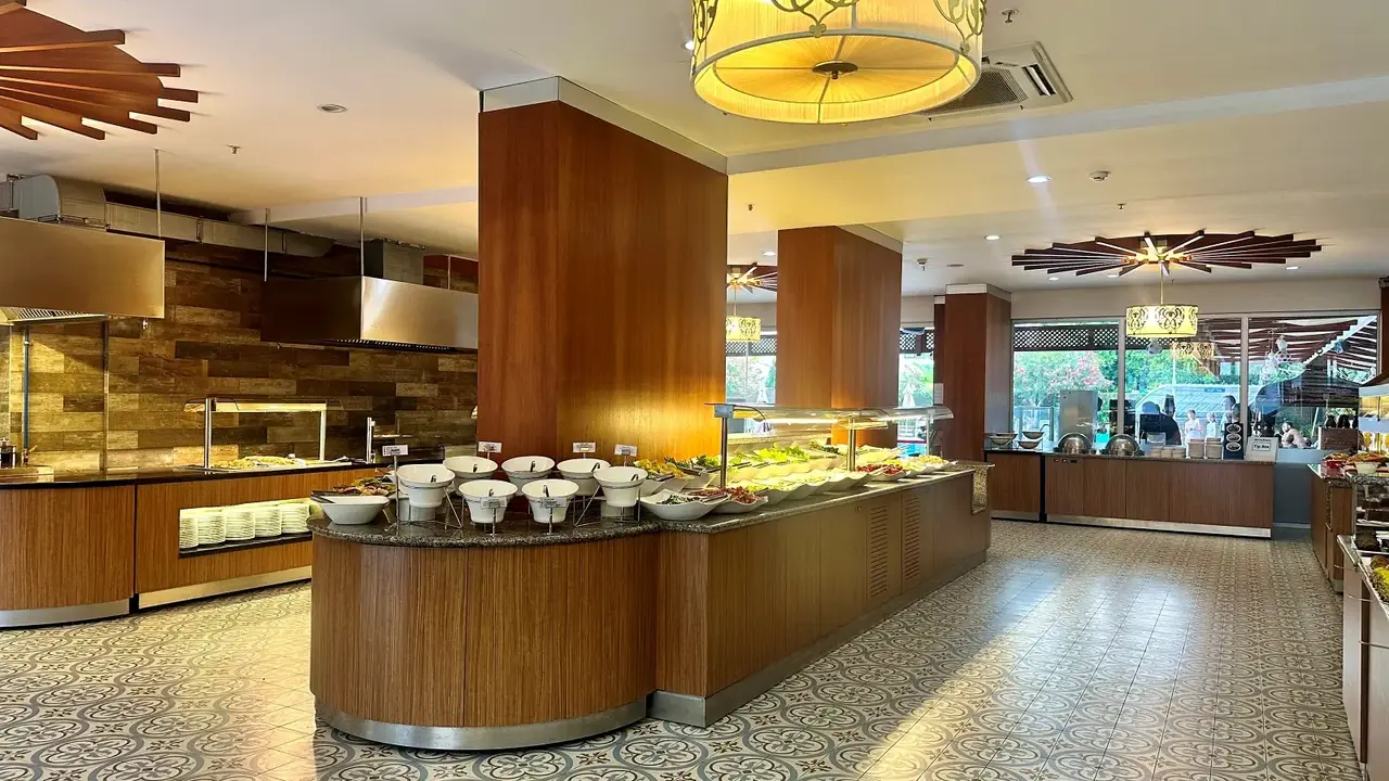 BLUE WAVE SUITE HOTEL